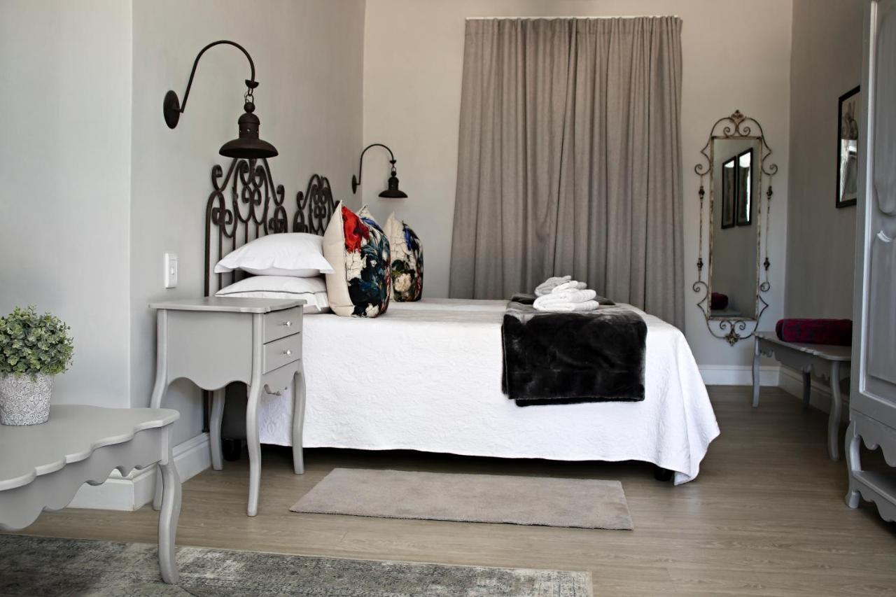 French Karoo Guesthouse ボーフォート・ウェスト エクステリア 写真