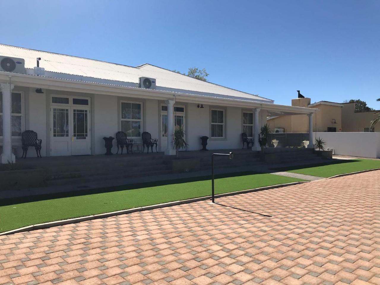 French Karoo Guesthouse ボーフォート・ウェスト エクステリア 写真