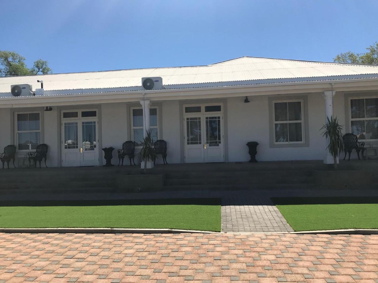French Karoo Guesthouse ボーフォート・ウェスト エクステリア 写真