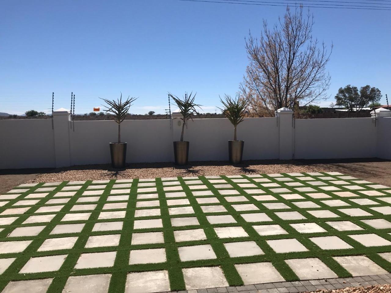 French Karoo Guesthouse ボーフォート・ウェスト エクステリア 写真